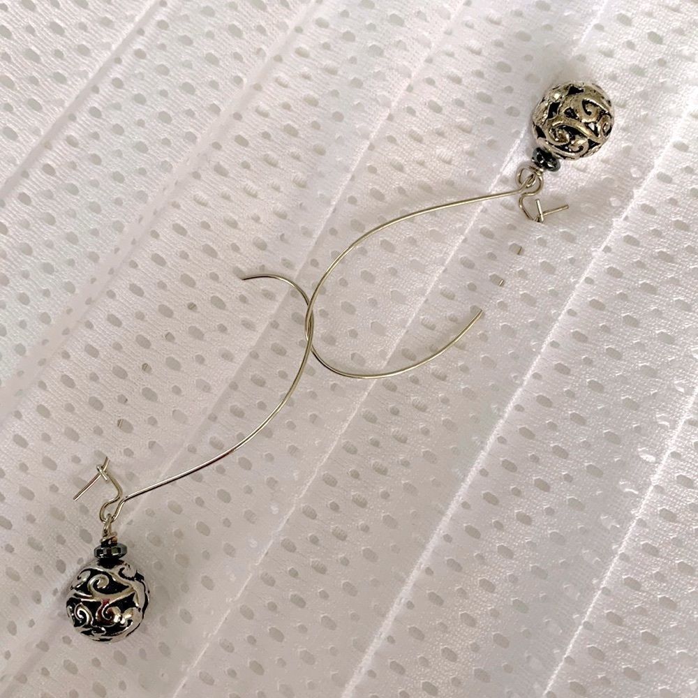 EARRINGS ball filigree topped with hematite disc all silverplated Handmade NEW